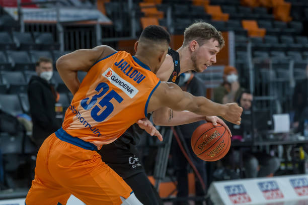 级赛事中夺 级赛事中夺