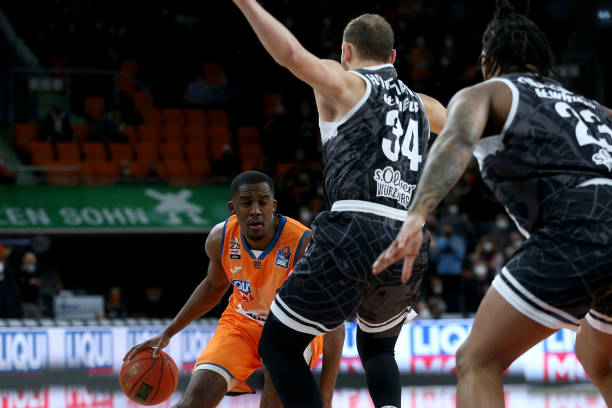 守空隙中找 守空隙中找